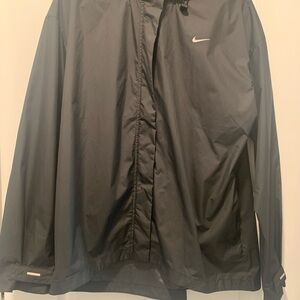 Nike Black Windbreaker Jacket Sleek Athletic Design